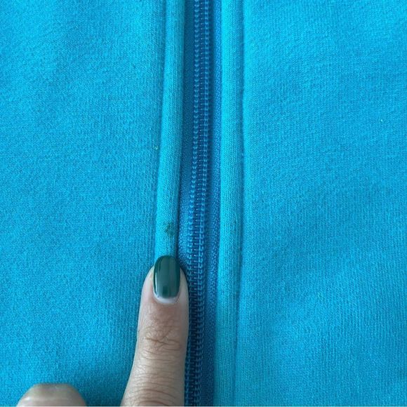 Lululemon Scuba Hoodie - Picture 5 of 8